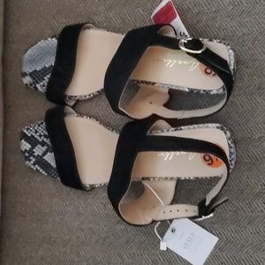 AVELLINI GENUINE LEATHER MADE IN ITALY 9.5 WOMEN'S SHOES. NWT